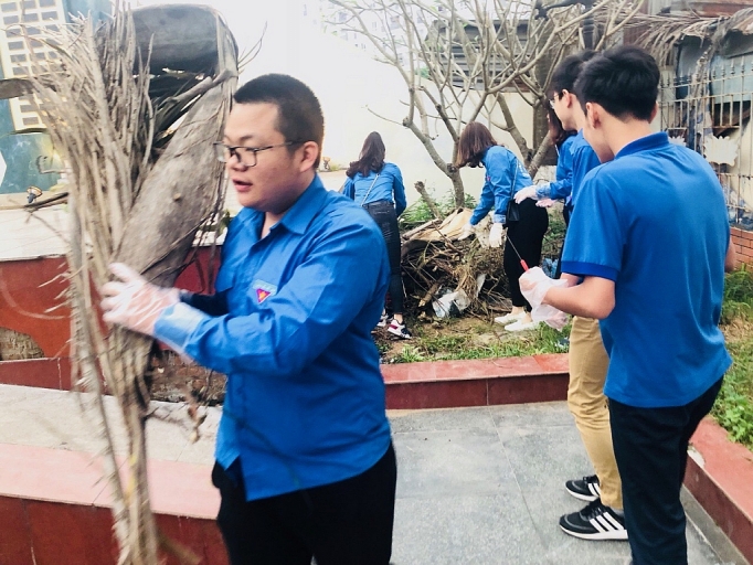 thanh nien ha noi ra quan bao ve moi truong