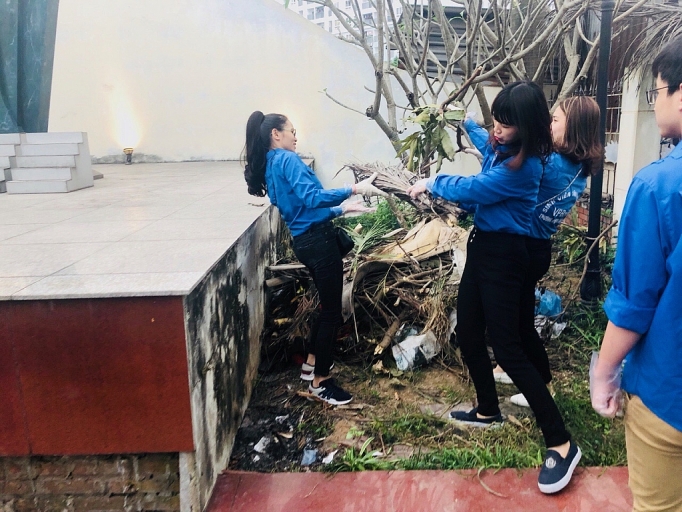 thanh nien ha noi ra quan bao ve moi truong