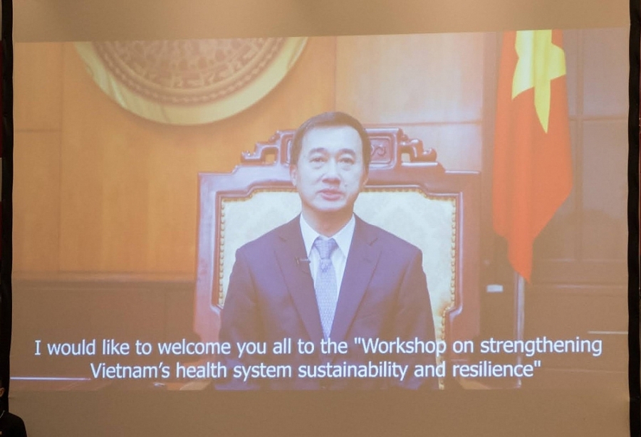 GS.TS. Trần Văn Thuấn, Thứ trưởng Bộ Y tế, phát biểu khai mạc hội thảo qua video GS.TS. Trần Văn Thuấn, Thứ trưởng Bộ Y tế, phát biểu khai mạc hội thảo qua video