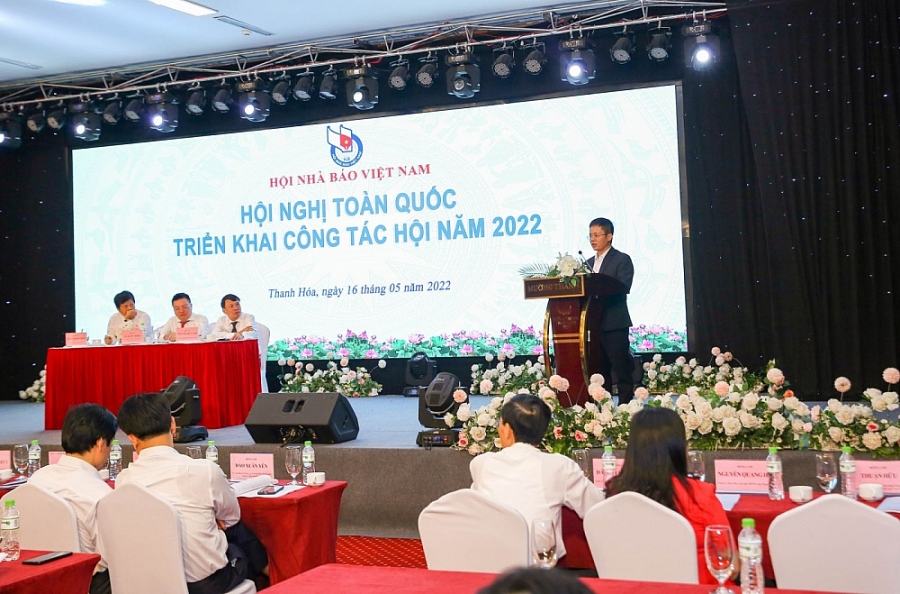 Báo chí cách mạng Việt Nam: Vững vàng vượt qua thách thức, xung kích, dấn thân trên tuyến đầu Báo chí cách mạng Việt Nam: Vững vàng vượt qua thách thức, xung kích, dấn thân trên tuyến đầu