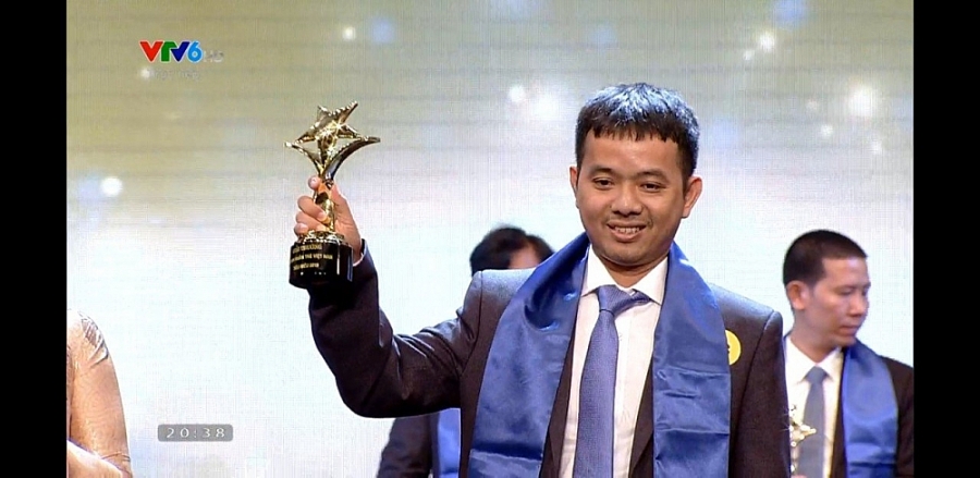 Doanh nhân Nguyễn Trung Trực được trao tặng giải thưởng Sao Đỏ năm 2019