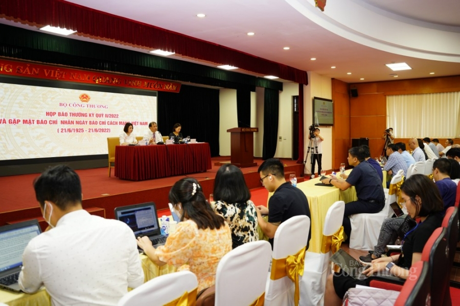 Họp báo Bộ Công Thương quý II: Bộ Công Thương giải đáp rõ về vấn đề xăng dầu Họp báo Bộ Công Thương quý II: Bộ Công Thương giải đáp rõ về vấn đề xăng dầu