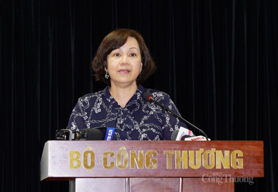 Họp báo Bộ Công Thương quý II: Bộ Công Thương giải đáp rõ về vấn đề xăng dầu Họp báo Bộ Công Thương quý II: Bộ Công Thương giải đáp rõ về vấn đề xăng dầu