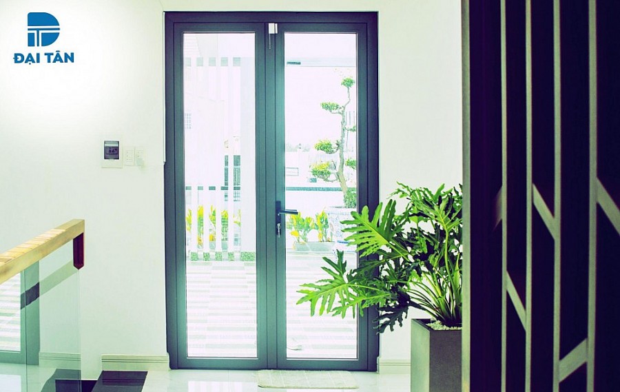 Nhôm Đại Tân có khung sơn bền đẹp, đảm bảo đồng đều màu sắc Nhôm Đại Tân có khung sơn bền đẹp, đảm bảo đồng đều màu sắc