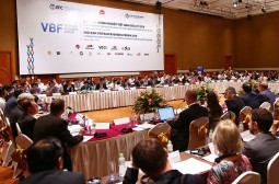 tiep can da chieu sua doi hoan thien cac luat thue