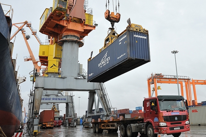 Vì sao xuất siêu hàng hoá đạt con số kỷ lục sau 7 tháng đầu năm 2023?