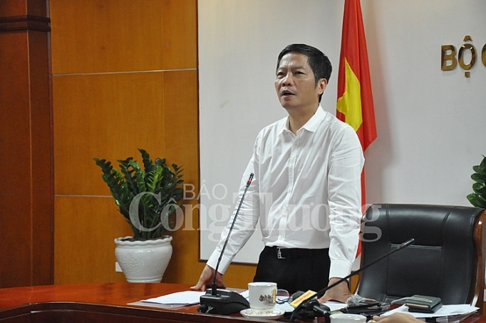 phai ban tien khong ban lui khong dieu chinh chi tieu xuat nhap khau