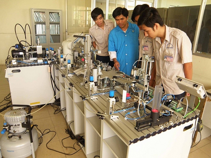 Đổi mới cơ chế, chính sách về khoa học và công nghệ: Động lực phát triển doi moi co che chinh sach ve khoa hoc va cong nghe dong luc phat trien