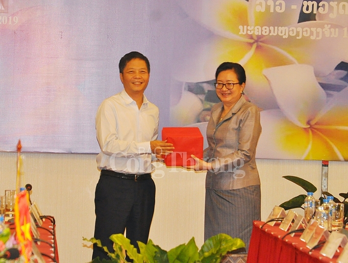 Việt Nam - Lào: Tăng cường hợp tác công nghiệp, thương mại và năng lượng viet nam lao tang cuong hop tac cong nghiep thuong mai va nang luong