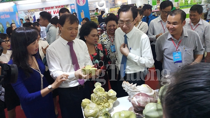 Hội nghị kết nối - cung cầu 2019: Doanh nghiệp "bắt tay" giúp hàng Việt lan tỏa hoi nghi ket noi cung cau 2019 doanh nghiep bat tay giup hang viet lan toa