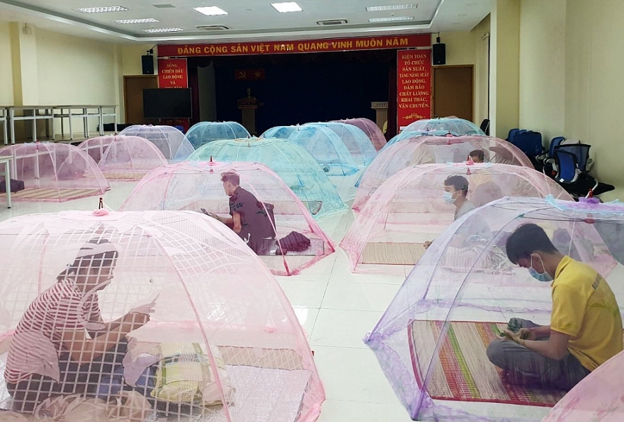 Áp dụng các giải pháp đảm bảo an toàn trong sản xuất, kinh doanh Áp dụng các giải pháp đảm bảo an toàn trong sản xuất, kinh doanh