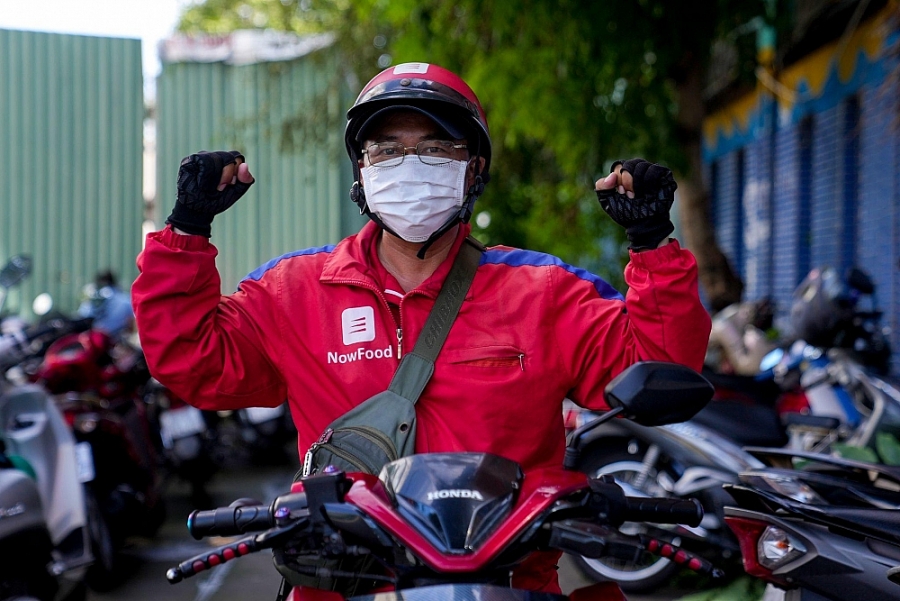 Đội ngũ Tài xế đã tiêm vắc xin phòng Covid-19 của ShopeeFood (trước đây là NowFood) luôn sẵn sàng hoạt động Đội ngũ Tài xế đã tiêm vắc xin phòng Covid-19 của ShopeeFood (trước đây là NowFood) luôn sẵn sàng hoạt động