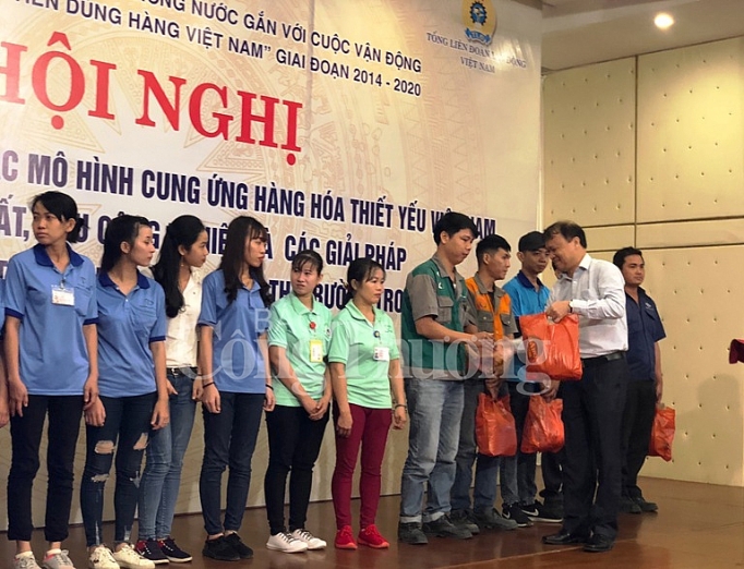 dua hang viet den voi nguoi lao dong bang nhieu hinh thuc phong phu