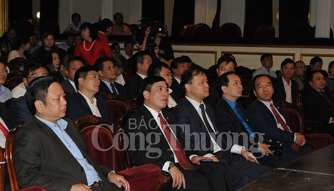 Chương trình Nhận diện hàng Việt Nam: Góp phần lan tỏa tình yêu hàng Việt chuong trinh nhan dien hang viet nam gop phan lan toa tinh yeu hang viet