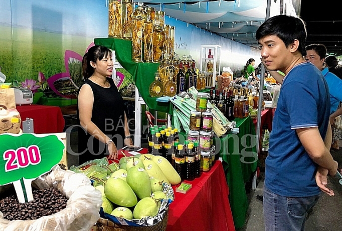 Phiên chợ Nông nghiệp xanh 2018 - Kết nối nông sản Đồng Tháp với người tiêu dùng phien cho nong nghiep xanh 2018 ket noi nong san dong thap voi nguoi tieu dung