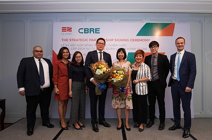 cbre tro thanh don vi quan ly van hanh du an hausneo