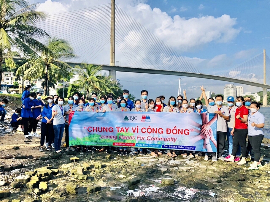 Nhân viên MM Ha Long chung tay vì cộng đồng