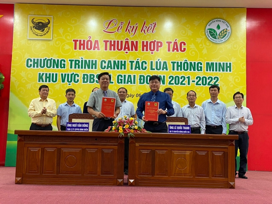 Lễ ký kết hợp tác canh tác lúa thông minh thích ứng với biến đổi khí hậu vùng ĐBSCL giai đoạn 2021-2022 giữa Trung tâm Khuyến nông Quốc gia với Cty CP Phân bón Bình Điền 4446-img-6334