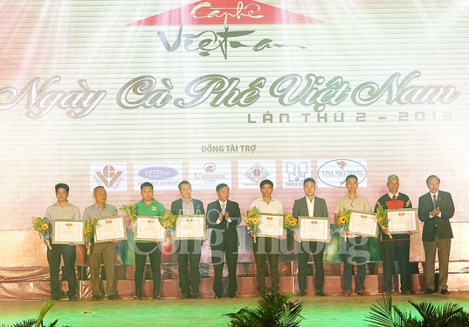 Ngày Cà phê Việt Nam lần thứ 2: Quảng bá, tôn vinh giá trị và hình ảnh cà phê Việt le ky niem ngay ca phe viet nam lan thu 2 quang ba ton vinh gia tri va hinh anh ca phe viet