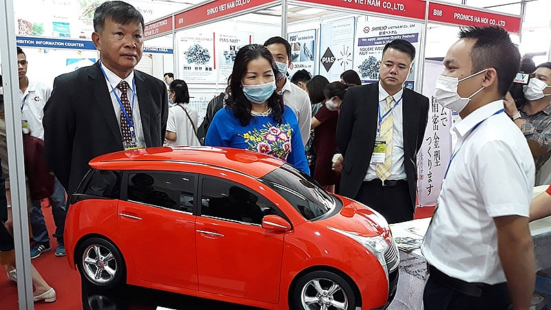 undefined 0653-tham-quan-gian-hang-o-to-2312