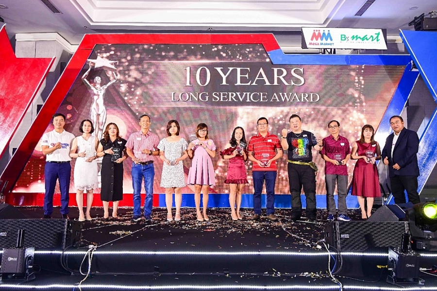 Sự gắn bó bền vững và những tấm gương thăng tiến là minh chứng rõ ràng cho chiến lược nhân sự của MMVN Sự gắn bó bền vững và những tấm gương thăng tiến là minh chứng rõ ràng cho chiến lược nhân sự của MMVN