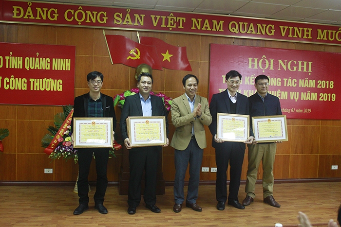 Công Thương Quảng Ninh: Tiếp tục phát triển ngành công nghiệp mũi nhọn địa phương cong thuong quang ninh tiep tuc phat trien nganh cong nghiep mui nhon dia phuong