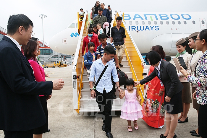 Hãng hàng không thứ 3 mở đường bay tới Vân Đồn hang hang khong thu 3 mo duong bay toi van don