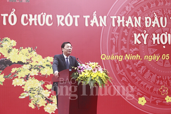 Hơn 40.000 tấn than được rót trong ngày đầu xuân Kỷ Hợi 2019 hon 40000 tan than duoc rot trong ngay dau xuan ky hoi 2019