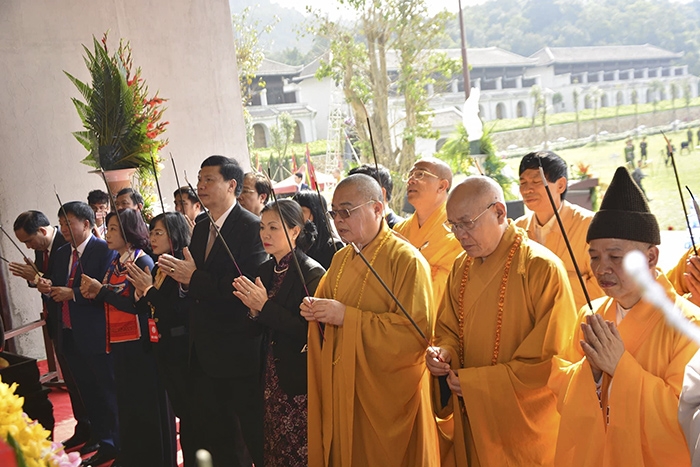 bien nguoi ve tray hoi xuan yen tu 2019
