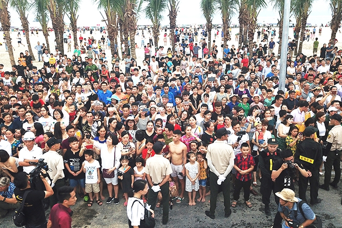 soi dong le hoi carnaval ha long 2019