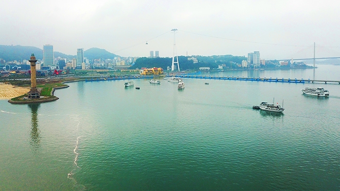 soi dong le hoi carnaval ha long 2019