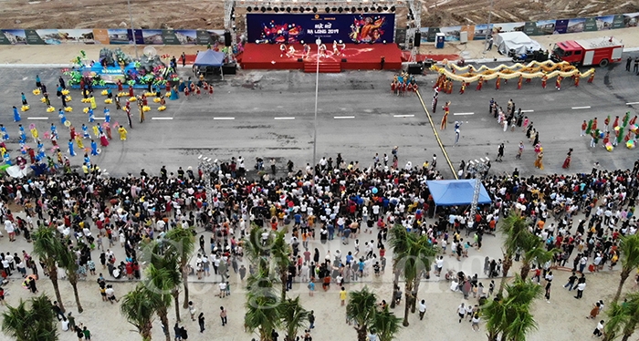 soi dong le hoi carnaval ha long 2019