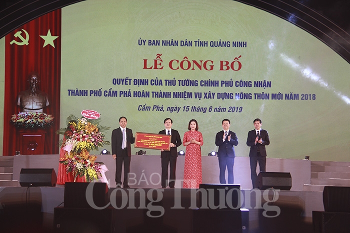 tp cam pha hoan thanh nhiem vu xay dung nong thon moi