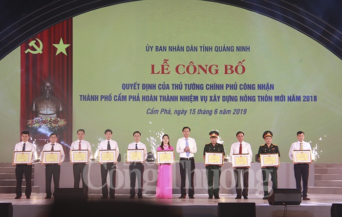 tp cam pha hoan thanh nhiem vu xay dung nong thon moi