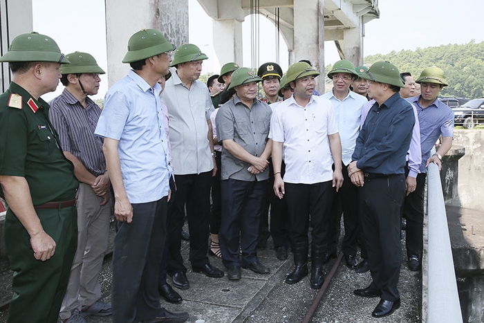 “Không được chủ quan trước bão số 6” khong duoc chu quan truoc bao so 6