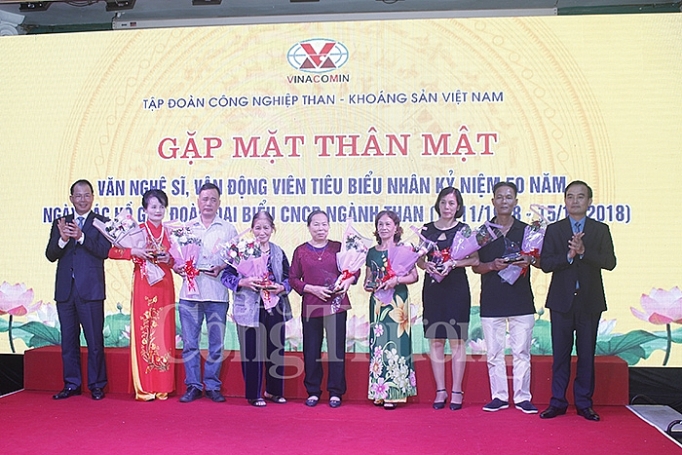 Tri ân các thế hệ văn nghệ sỹ, vận động viên tiêu biểu đóng góp cho sự phát triển của ngành Than và tỉnh Quảng Ninh tkv tri an cac van nghe sy van dong vien tieu bieu