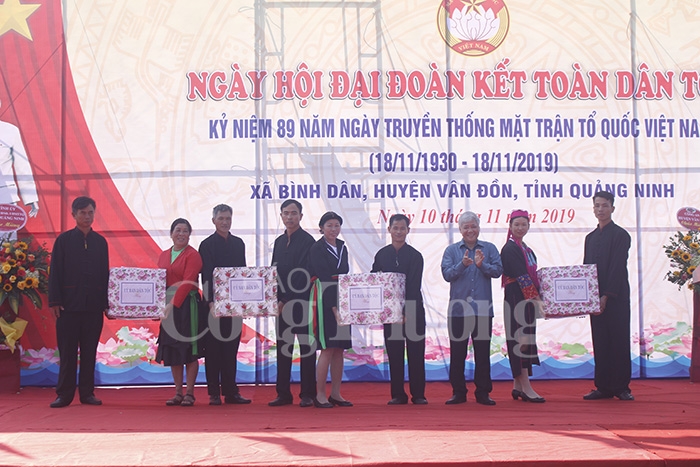 quang ninh soi noi ngay hoi dai doan ket toan dan toc tai huyen van don