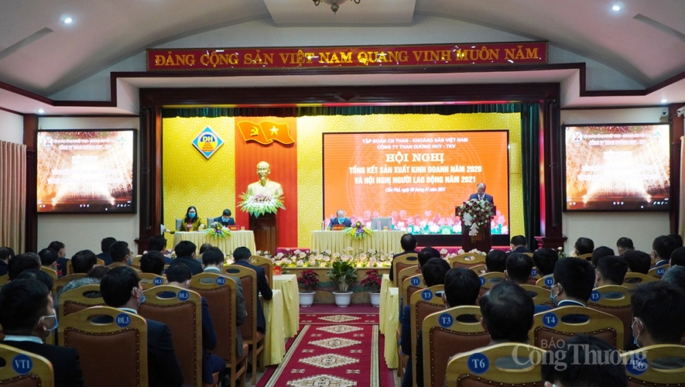 Mục tiêu trọng tâm năm 2021 được Công ty Than Dương Huy – TKV xác định là “An toàn – Phát triển – Hiệu quả”. Mục tiêu trọng tâm năm 2021 được Công ty Than Dương Huy – TKV xác định là “An toàn – Phát triển – Hiệu quả”.