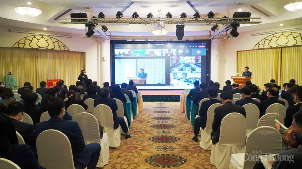 Ngày 14/1, Công đoàn Than - Khoáng sản Việt Nam (TKV) đã tổ chức hội nghị tổng kết phong trào CNVLĐ và hoạt động công đoàn năm 2021, triển khai nhiệm vụ năm 2022 trực tuyến tại 4 điểm cầu. Ngày 14/1, Công đoàn Than - Khoáng sản Việt Nam (TKV) đã tổ chức hội nghị tổng kết phong trào CNVLĐ và hoạt động công đoàn năm 2021, triển khai nhiệm vụ năm 2022 trực tuyến tại 4 điểm cầu.