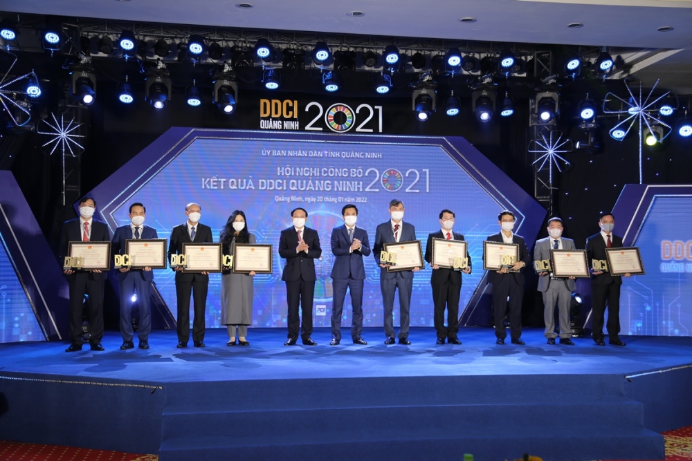 Các cá nhân được trao bằng khen người đứng đầu xuất sắc DDCI Quảng Ninh 2021