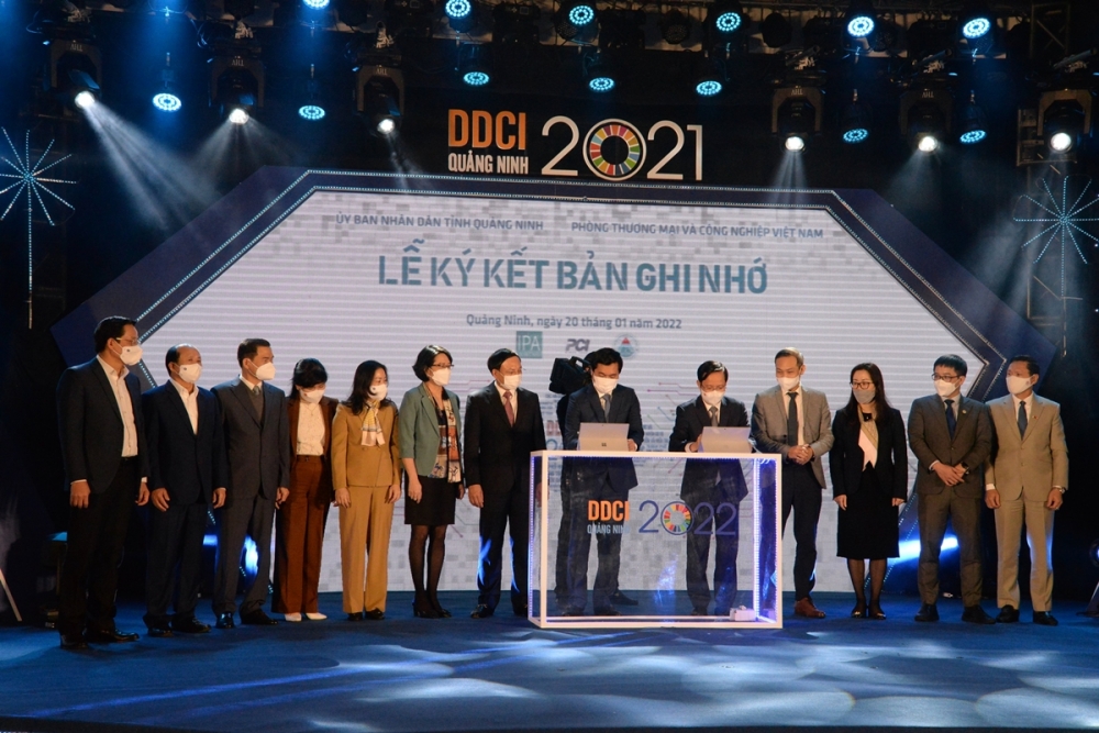 Lễ ký kết Bản Ghi nhớ giữa UBND tỉnh Quảng Ninh và VCCI về hợp tác triển khai cải thiện môi trường kinh doanh, nâng cao năng lực cạnh tranh; hỗ trợ doanh nghiệp giai đoạn 2022 - 2025.