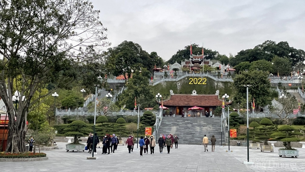 ượng khách du lịch đến Quảng Ninh cải thiện rõ rệt so với năm trước theo xu hướng du lịch tại chỗ, chủ yếu là khách du lịch nội tỉnh hay các tỉnh lân cận đi theo nhóm nhỏ hoặc gia đình ượng khách du lịch đến Quảng Ninh cải thiện rõ rệt so với năm trước theo xu hướng du lịch tại chỗ, chủ yếu là khách du lịch nội tỉnh hay các tỉnh lân cận đi theo nhóm nhỏ hoặc gia đình