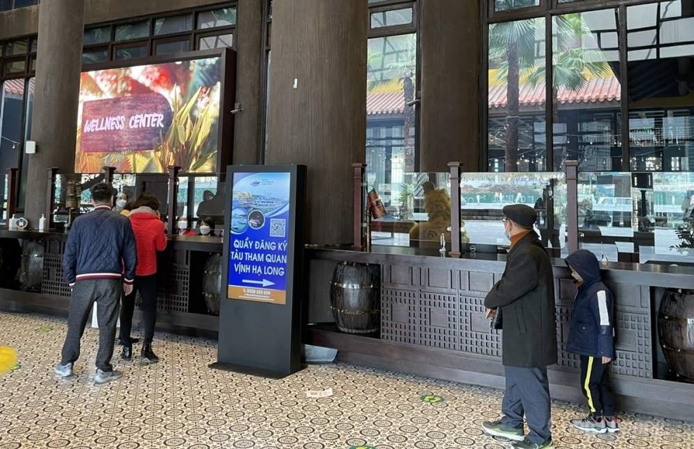 Lượng khách tham quan vịnh Hạ Long tăng dần và đạt khoảng 5.000 lượt trong 6 ngày Tết Lượng khách tham quan vịnh Hạ Long tăng dần và đạt khoảng 5.000 lượt trong 6 ngày Tết