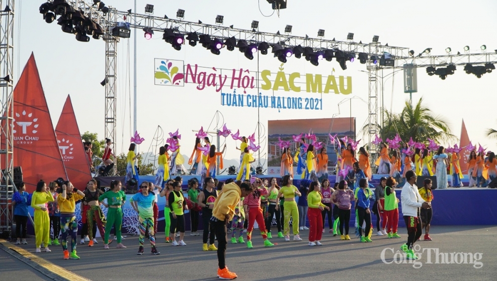 Carnaval mùa Đông – Ngày hội sắc màu Tuần Châu 2021 thu hút đông đảo khách nội địa đến thưởng lãm