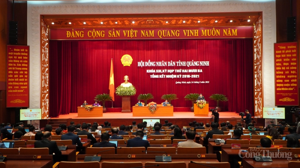 Để đáp ứng yêu cầu nhiệm vụ phát triển kinh tế - xã hội năm 2021 và giai đoạn 2021 - 2025, HĐND tỉnh đã quyết nghị thông qua 10 nghị quyết, trong đó tập trung nguồn lực đẩy nhanh tiến độ thực hiện, hoàn thành dứt điểm các công trình dự án động lực, trọng 