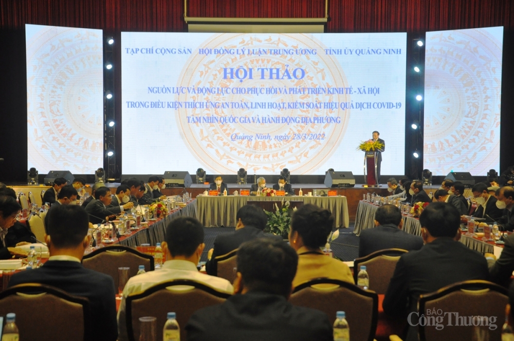 Hội thảo có các nội dung liên quan đến việc khai thác, phân bổ, tối ưu hóa sử dụng nguồn lực và tạo động lực cho phục hồi và phát triển kinh tế - xã hội, nhất là tiếng nói từ các địa phương Hội thảo có các nội dung liên quan đến việc khai thác, phân bổ, tối ưu hóa sử dụng nguồn lực và tạo động lực cho phục hồi và phát triển kinh tế - xã hội, nhất là tiếng nói từ các địa phương