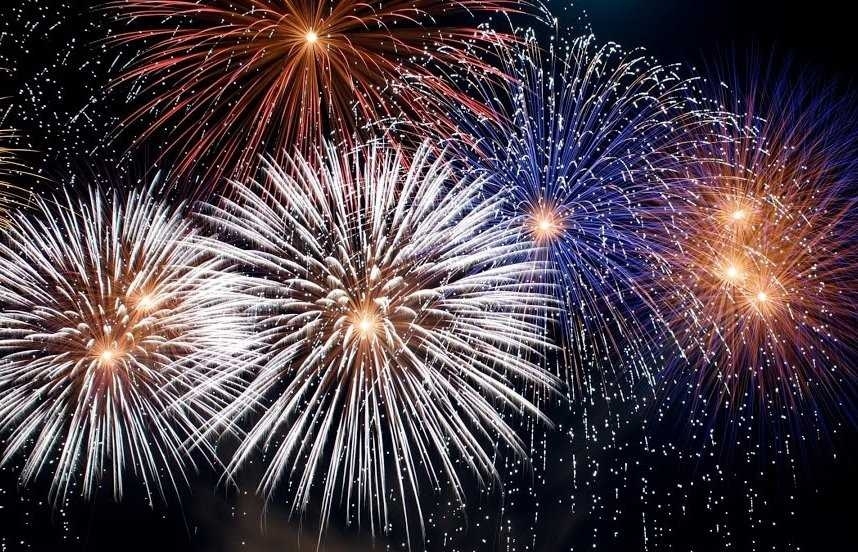 Quảng Ninh dừng bắn pháo hoa dịp lễ để hạn chế tập trung đông người Quảng Ninh dừng bắn pháo hoa dịp lễ để hạn chế tập trung đông người