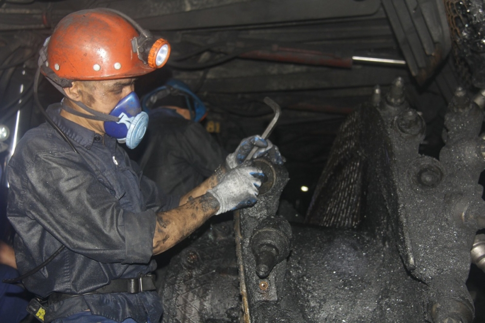 Trong quý II/2022, Than Mông Dương sẽ Sắp xếp bố trí diện khai thác cho các phân xưởng hợp lý để giảm số lần chuyển diện xuống tổi thiểu Trong quý II/2022, Than Mông Dương sẽ Sắp xếp bố trí diện khai thác cho các phân xưởng hợp lý để giảm số lần chuyển diện xuống tổi thiểu