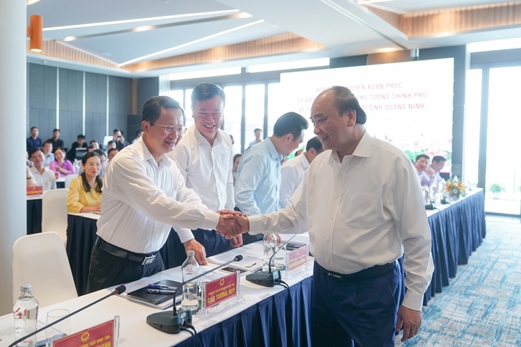 thu tuong phat dong ra quan ve du lich tu quang ninh