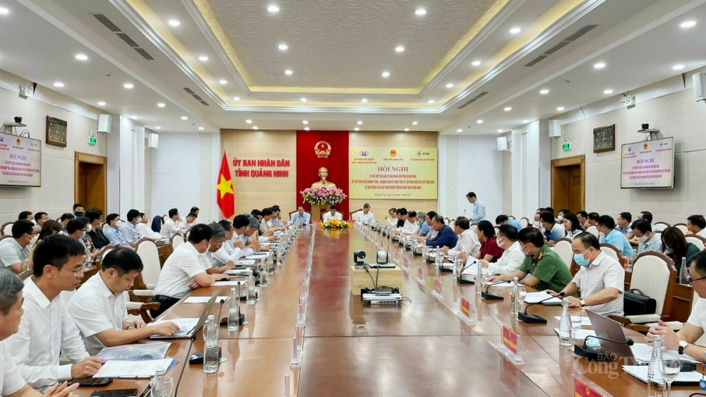 Quảng cảnh hội nghị